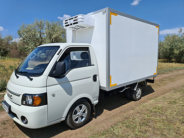 SINOCLIMA transport refrigeration unit installed on refrigerated van truck for cold chain delivery